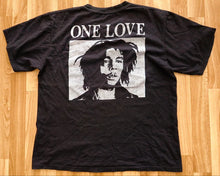 Load image into Gallery viewer, Bob Marley &quot;&quot;One Love&quot;&quot; Red Rock T-shirt Vintage
