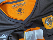 Load image into Gallery viewer, Jersey GK Hull City 2016/17 Umbro
