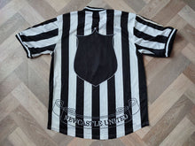 Load image into Gallery viewer, Jersey Newcastle United 1997-99 Home Vintage
