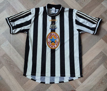 Load image into Gallery viewer, Jersey Newcastle United 1997-99 Home Vintage
