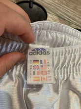 Load image into Gallery viewer, Vintage Shorts Real Madrid Adidas
