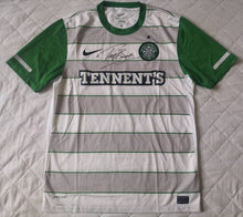 Load image into Gallery viewer, Authentic jersey Celtic 2011-2012 Away Nike with Autograph
