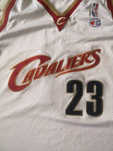 Load image into Gallery viewer, Jersey LeBron James #23 Cleveland Cavaliers NBA Champion Vintage
