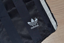 Load image into Gallery viewer, Authentic Shorts Adidas 1980&#39;s Vintage
