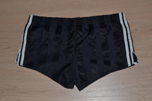 Load image into Gallery viewer, Authentic Shorts Adidas 1980&#39;s Vintage
