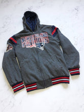 Load image into Gallery viewer, Jacket New England Patriots G-III NFL Reversible
