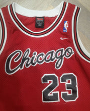 Load image into Gallery viewer, Authentic jersey Michael Jordan Chicago Bullls NBA Vintage Nike Throwback
