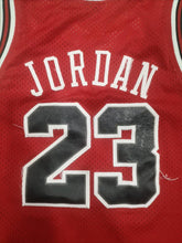 Load image into Gallery viewer, Authentic jersey Michael Jordan Chicago Bullls NBA Vintage Nike Throwback
