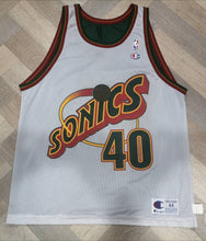 Load image into Gallery viewer, Rare reversible jersey Shaw Kemp #40 Seattle Supersonics NBA Vintage Champion
