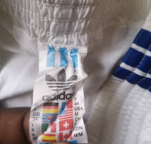 Load image into Gallery viewer, Vintage Shorts Adidas 1990&#39;s
