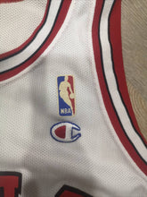 Load image into Gallery viewer, Vintage jersey Michael Jordan #23 Chicago Bulls NBA 1990&#39;s White
