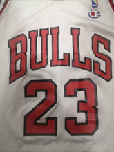 Load image into Gallery viewer, Vintage jersey Michael Jordan #23 Chicago Bulls NBA 1990&#39;s White
